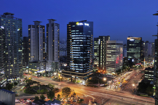 서울 마포 공덕동에 위치한 에쓰오일 본사 사옥 전경. <에쓰오일 제공>